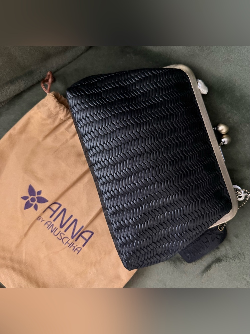 Anna by Anuschka Black Gen Leather Bag with Woven Texture & Kiss-Lock Close *NWT
